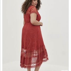 HI-LO BUTTON FRONT MAXI DRESS - LACE RUST
